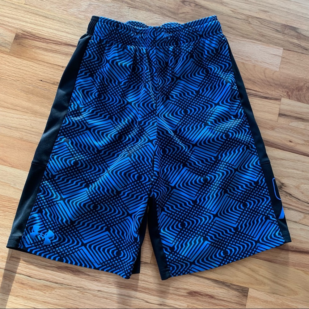 🏷️ Under Armour UA Geometric Basketball Shorts YLg
